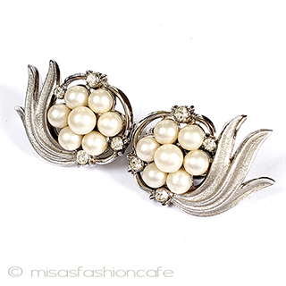 （画像用） Trifari　 トリファリ パール花イヤリング