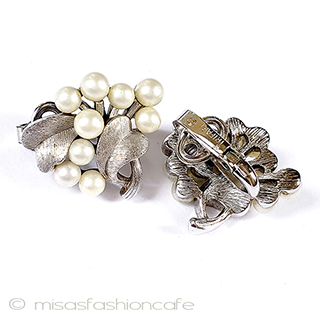 （画像用） Trifari　トリファリ パール銀葉　イヤリング