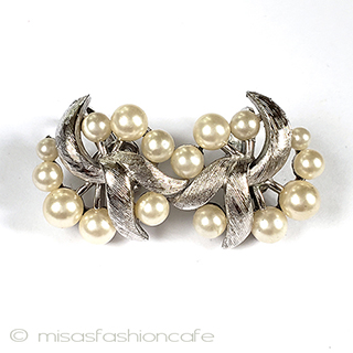 （画像用） Trifari　 トリファリ りぼん　イヤリング