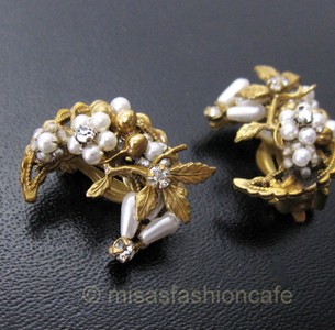 （画像用） Robert ロバート ムーン月型お花イヤリング