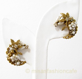 （画像用） Robert ロバート ムーン月型お花イヤリング