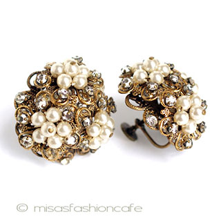 （画像用） パール花ブーケ　イヤリング