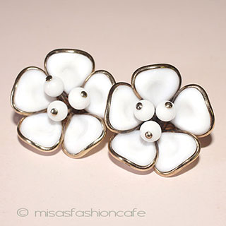 （画像用） Ｔｒｉｆａｒｉ　 トリファリ ガラスの花イヤリング