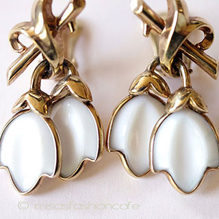 （画像用） Trifari 　 トリファリ ガラスお花　イヤリング