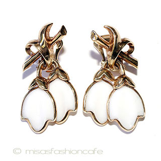 （画像用） Trifari 　 トリファリ ガラスお花　イヤリング