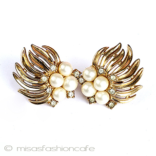 （画像用） Trifari　 トリファリ パールの花イヤリング