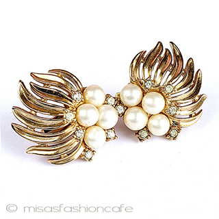 （画像用） Trifari　 トリファリ パールの花イヤリング