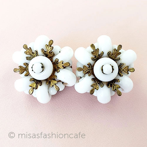 （画像用） ミリアムハスケル刻印 ミルクガラスのお花