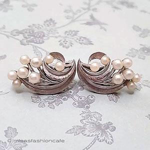 （画像用） Trifari　 トリファリ パールの花イヤリング