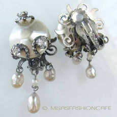 （画像用） Robert刻印イヤリング バロックパール＆RS