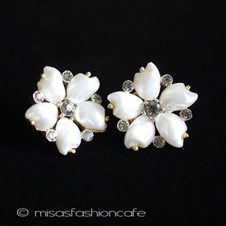 （画像用） クラウン　トリファリ Trifari　花イヤリング
