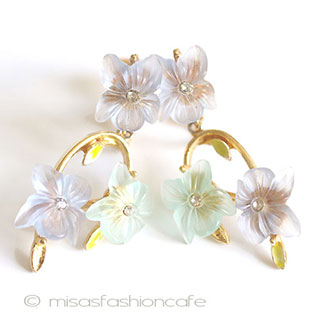 （画像用） スミレの花イヤリング