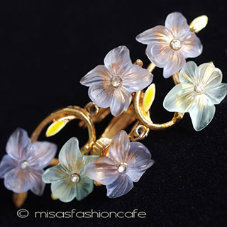 （画像用） スミレの花イヤリング