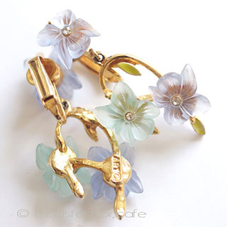 （画像用） スミレの花イヤリング