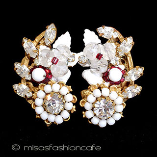 （画像用） Ｒｏｂｅｒｔ　イヤリング RSミルクガラスの花