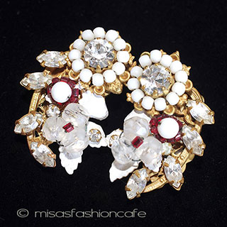 （画像用） Ｒｏｂｅｒｔ　イヤリング RSミルクガラスの花