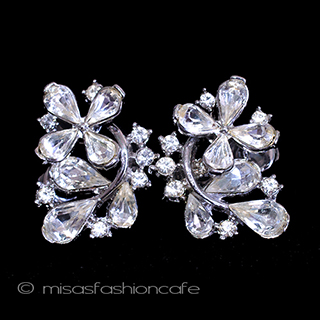 （画像用） Ｔｒｉｆａｒｉ　 トリファリ RSの花　イヤリング