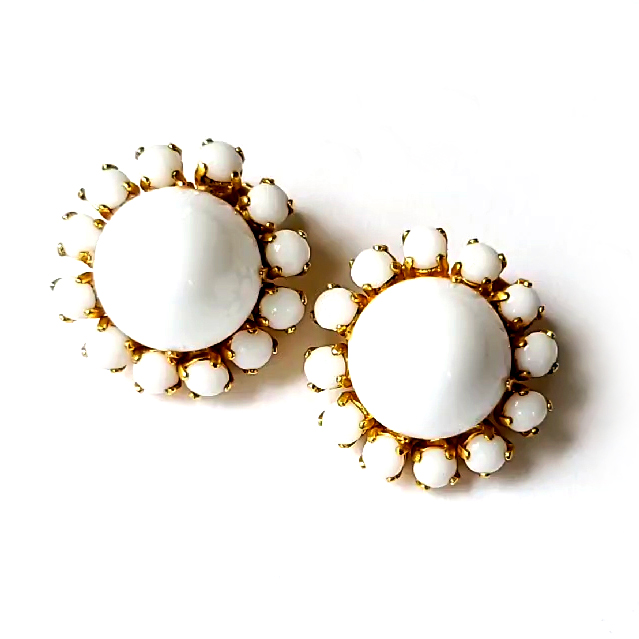 （画像用） ヴィンテージイヤリング Schreinerミルクガラス