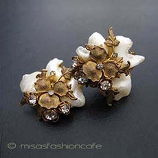 （画像用） DeMario NY イヤリング マザーオブパール・すみれ