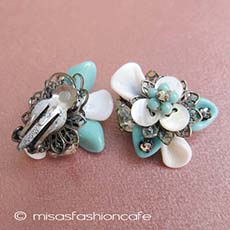 （画像用） Robert　花イヤリング グリーン・ミルクガラス