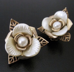 (image for) Antique & Vintage