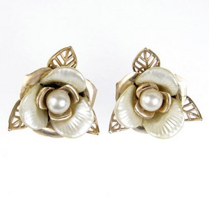 （画像用） パールフラワー イヤリング