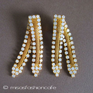 （画像用） 乳白色RS イヤリング