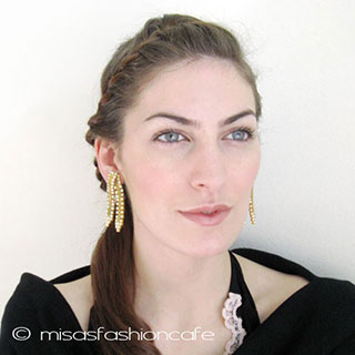 （画像用） 乳白色RS イヤリング