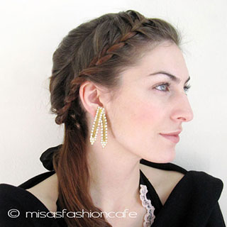 （画像用） 乳白色RS イヤリング