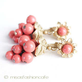 （画像用） コーラルのお花イヤリング