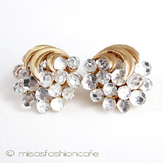 （画像用） ヴィンテージイヤリング トリファリ　クリスタル