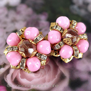 （画像用） Ｒｏｂｅｒｔ　イヤリング ガラスの花イヤリング