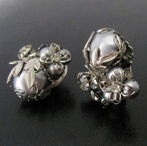 （画像用） パールRS花イヤリング