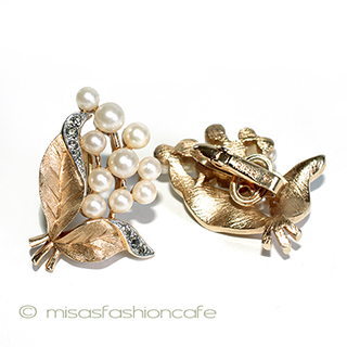 （画像用） Trifari　 トリファリ パールの花イヤリング