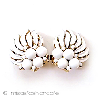 （画像用） Trifari　 トリファリ ホワイト　フラワー