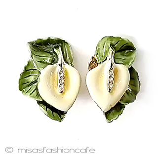 （画像用） ヴィンテージイヤリング エナメル水芭蕉のお花