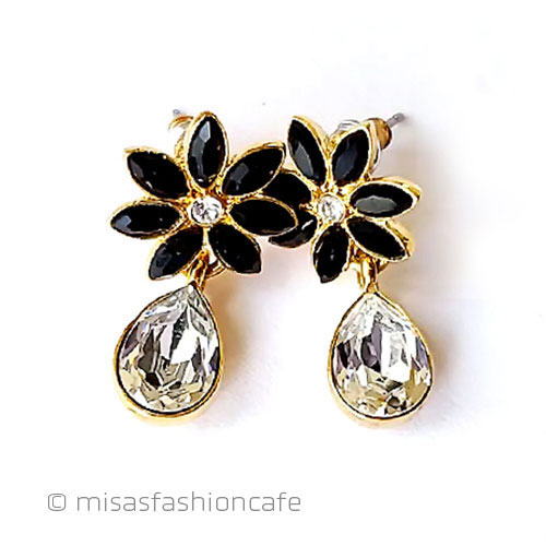 （画像用） ヴィンテージアクセサリー クリスタルのお花ピアス