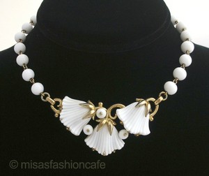 （画像用） Ｔｒｉｆａｒｉ　 トリファリ ミルクガラスネックレス