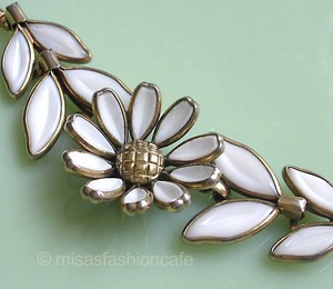 （画像用） Trifari　お花ネックレス