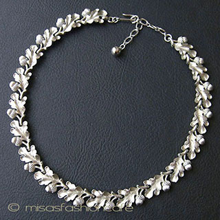 （画像用） Trifari トリファリ どんぐり ネックレス