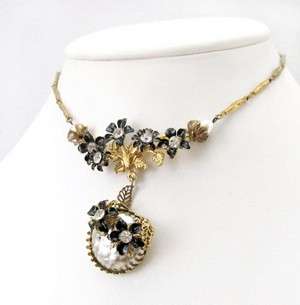 （画像用） Haskell・Robert調 お花ネックレス