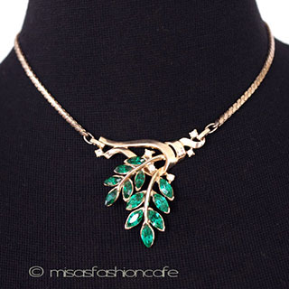 （画像用） Ｔｒｉｆａｒｉ　 トリファリ エメラルド葉ネックレス