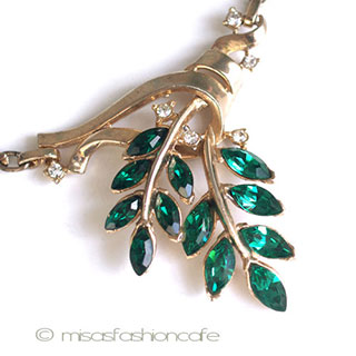 （画像用） Ｔｒｉｆａｒｉ　 トリファリ エメラルド葉ネックレス