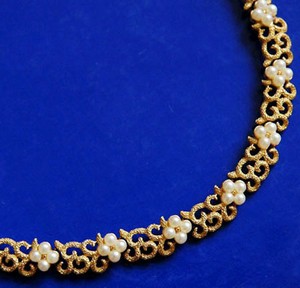 （画像用） Trifari トリファリ パール小花ネックレス