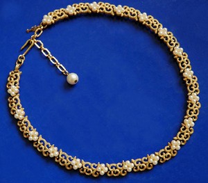 （画像用） Trifari トリファリ パール小花ネックレス