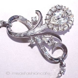 （画像用） Ｔｒｉｆａｒｉ　 トリファリ クリスタル　ネックレス