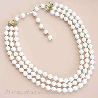 （画像用） ミルクガラス　ネックレス