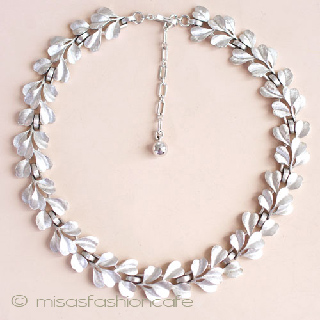 （画像用） Trifari　 トリファリ 銀葉　ネックレス