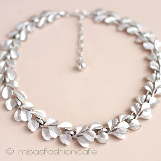 （画像用） Trifari　 トリファリ 銀葉　ネックレス