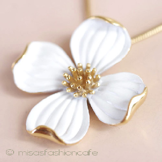 （画像用） Trifari　 トリファリ ハナミズキ ネックレス